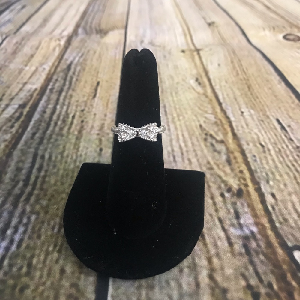 Women’s CZ Bow Silver Colored Size 7 Ring